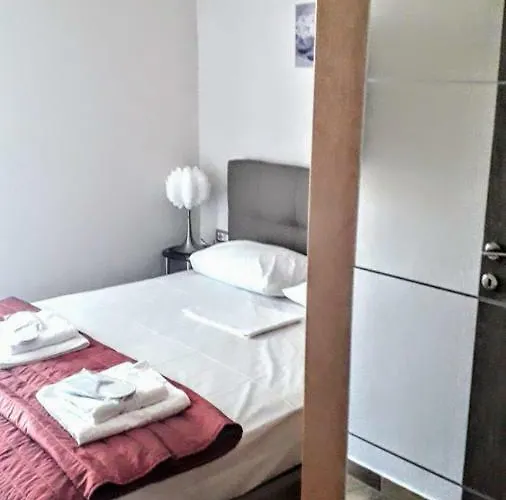 Tony Luxury 1 アパート *